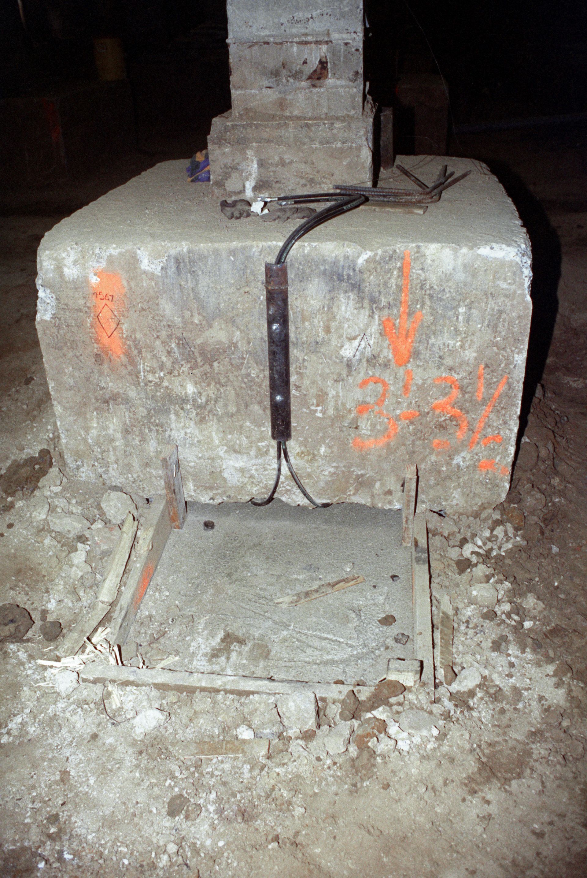 Pilecap and column underpinning during a large renovation, illustrating the underpinning technique